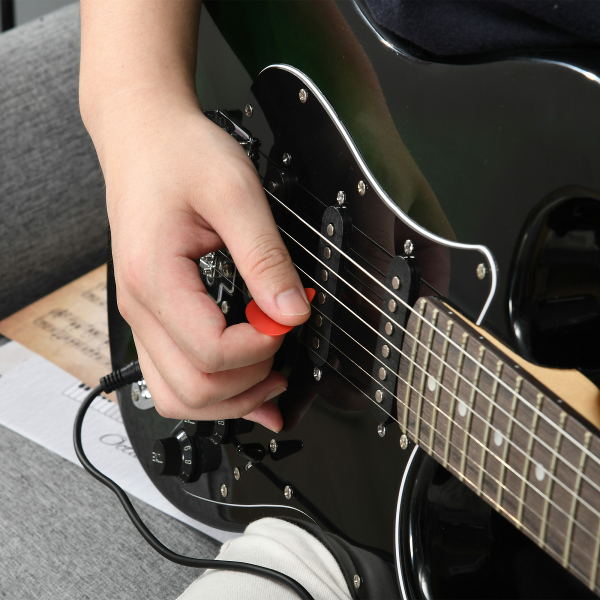 SPORTNOW 6-String Electric Guitar Set with 15W Amplifier, Digital Tuner, Picks & Carry Bag – Complete Guitar Kit