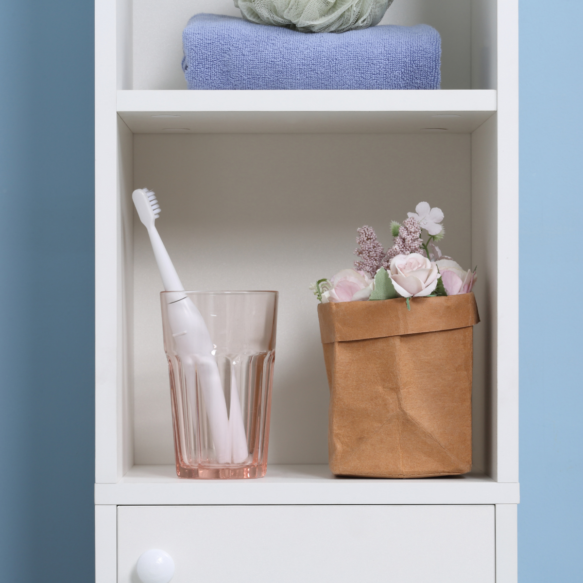 kleankin Tall Narrow Bathroom Storage Cabinet with Mirrored Door and Adjustable Shelves – Freestanding Tallboy