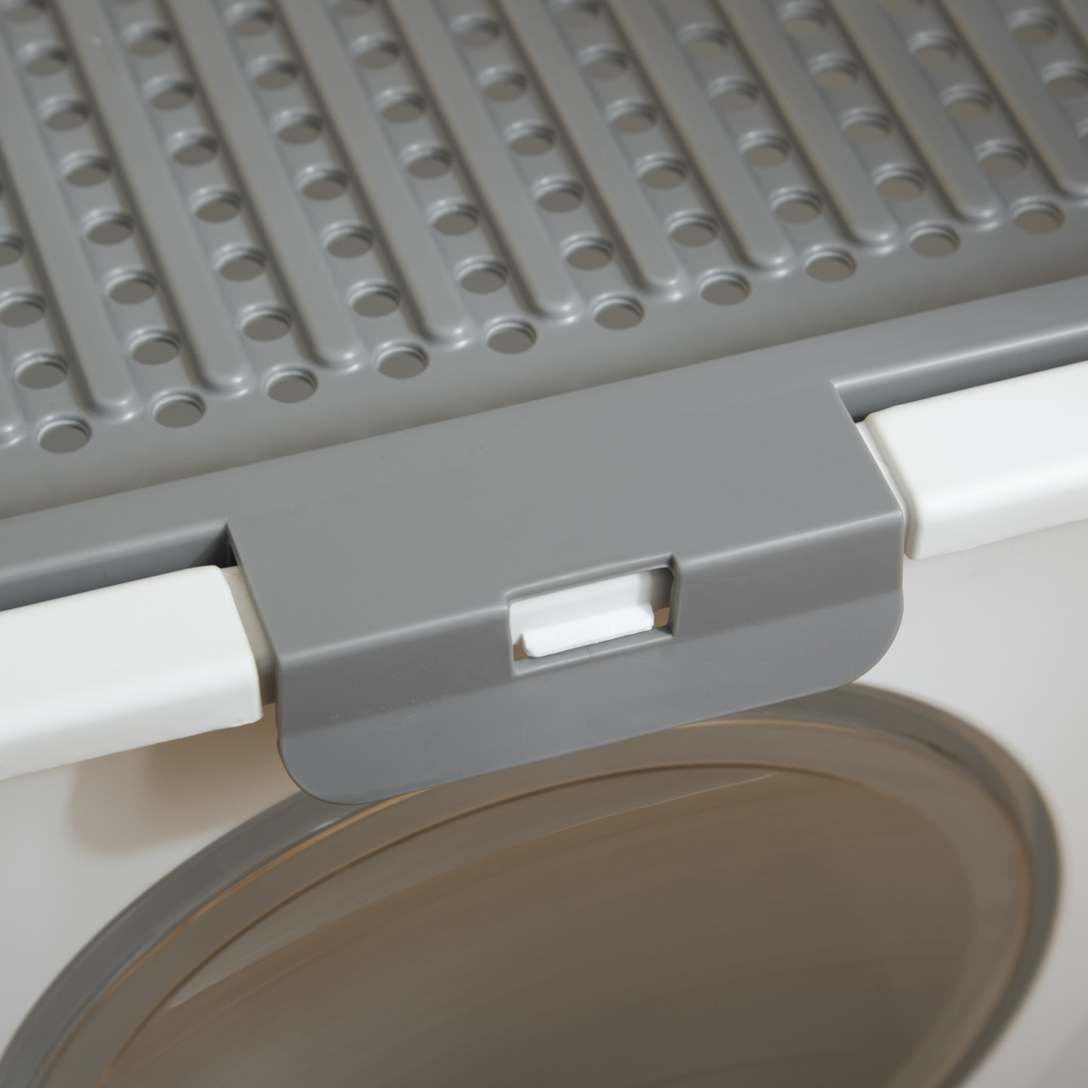 Pawhut Cat Litter Box with Front Entrance, Top Exit & Scoop – Enclosed Pull-Out Tray Toilet, White