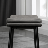 HOMCOM Upholstered Breakfast Bar Stools with Curved Seats & Footrest – Set of 2 Kitchen Stools, Grey