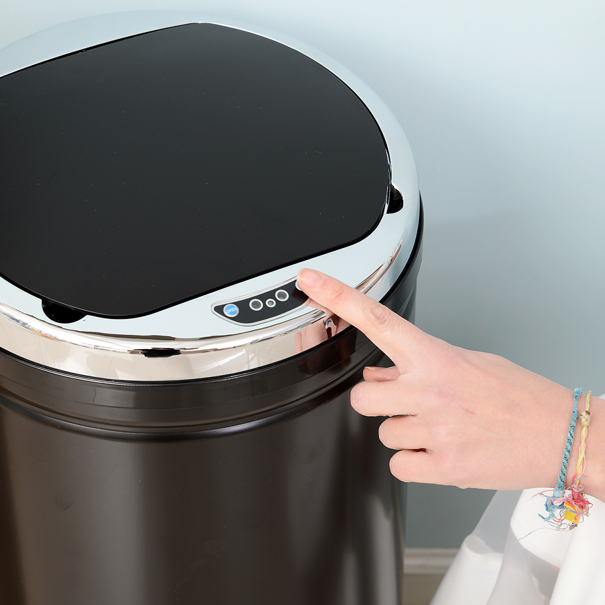 HOMCOM 50L Stainless Steel Sensor Kitchen Bin with Removable Inner Bucket – Black