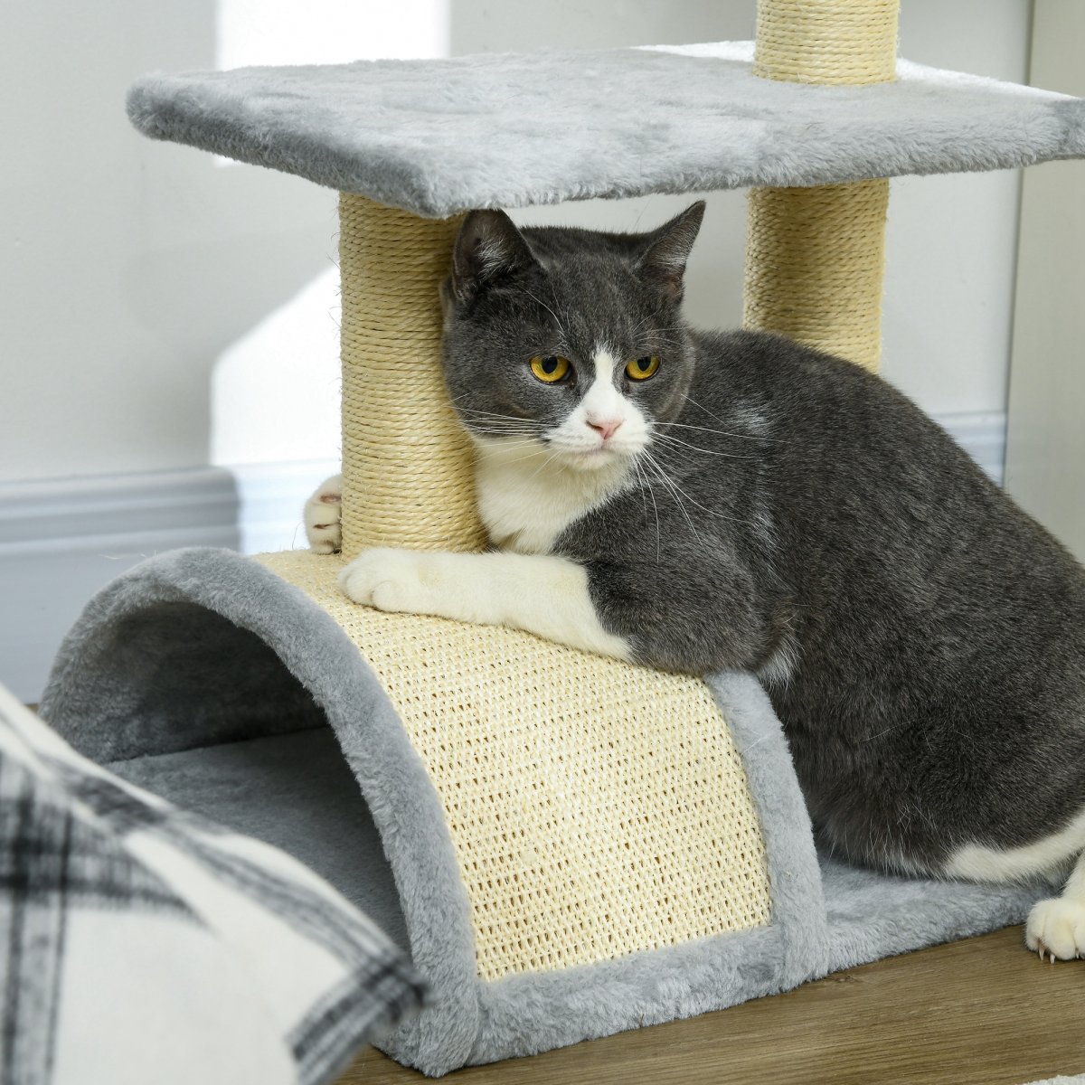 PawHut 72cm Multi-Level Cat Tree Climbing Tower with Sisal Scratching Post and Perches – Light Grey