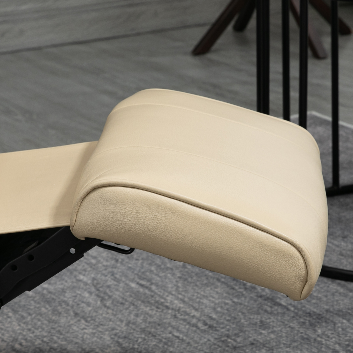 HOMCOM Ergonomic Office Recliner Sofa Chair with 145° Reclining Back & Footrest – PU Leather Armchair, Cream White