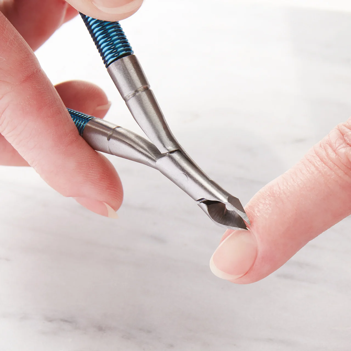 Avilo Easy Grip Spring Cuticle Trimmer – Stainless Steel Manicure Tool with Spiral Spring