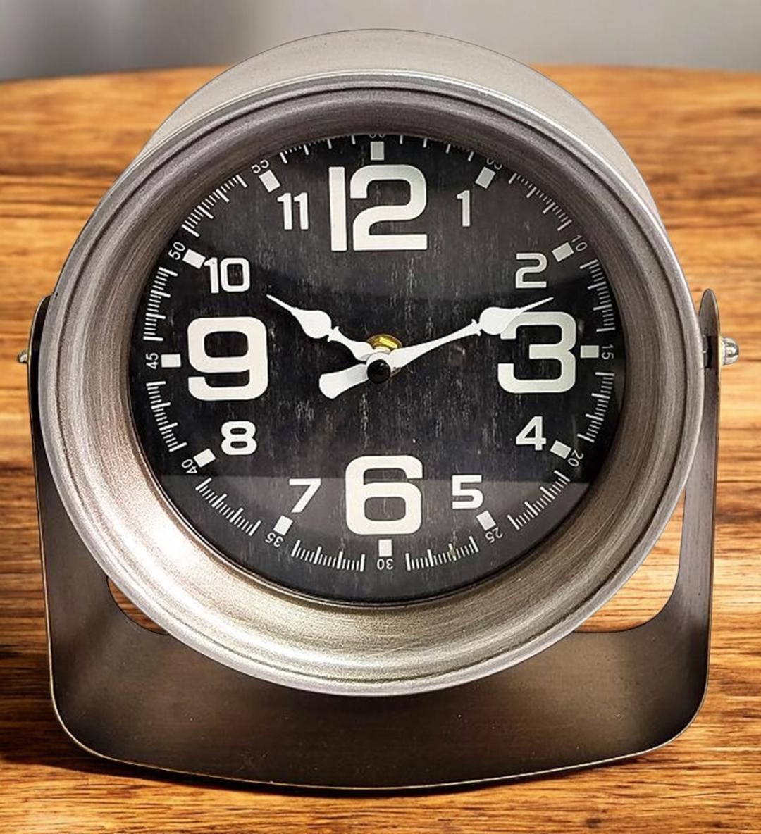 Elegant Silent Sweep Mantel Clock with Easy-to-Read Face – Quiet Tabletop Timepiece for Living Room & Bedroom