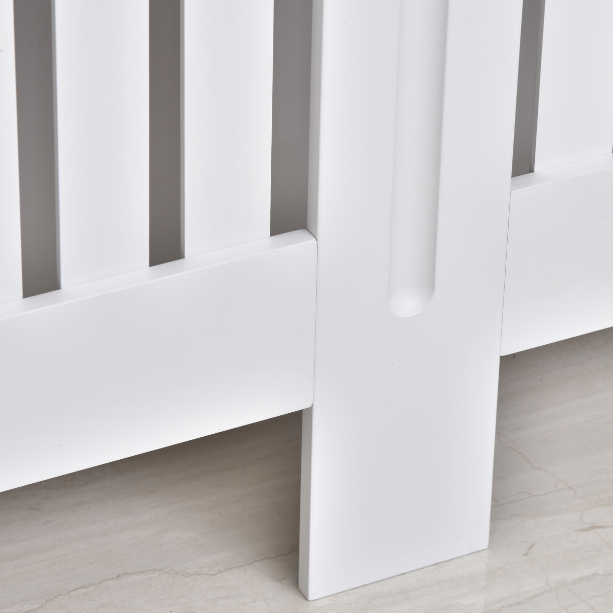HOMCOM White Slatted MDF Radiator Cover with Lined Grill – Heat-Friendly Shelf, 152 x 19 x 81cm