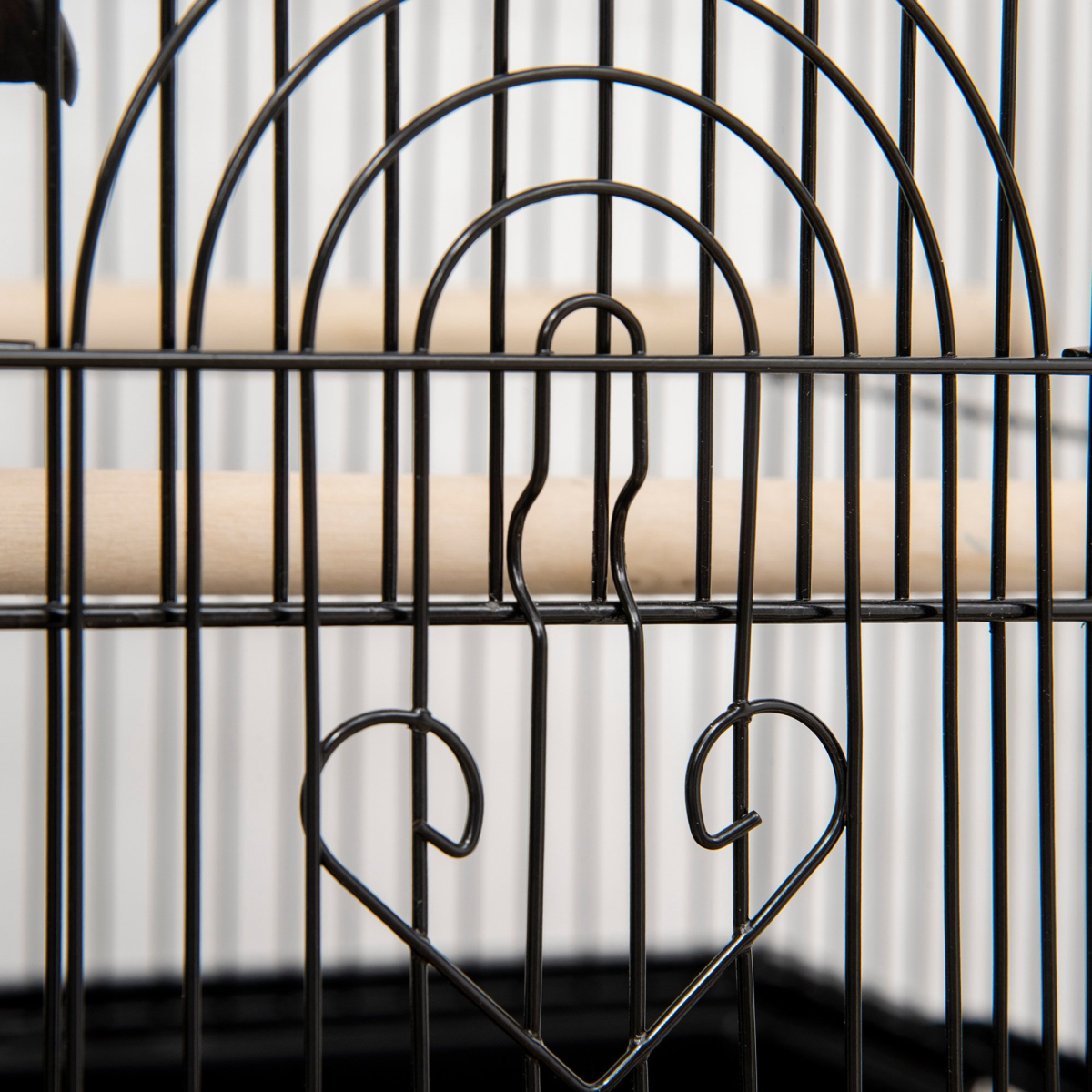 PawHut Metal Bird Cage with Plastic Perch, Food Container and Carry Handle, 50.5 x 40 x 63cm – Black