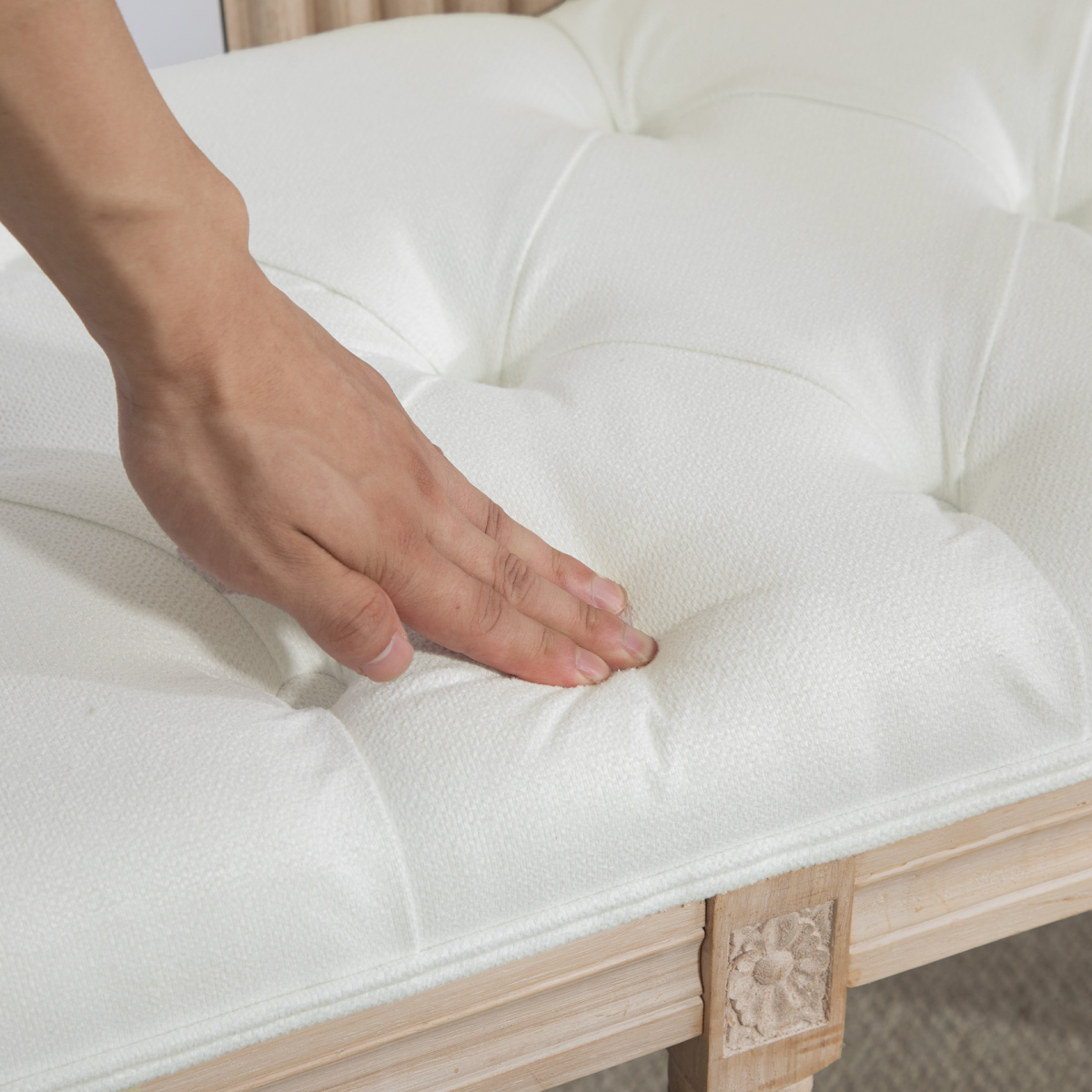 HOMCOM Upholstered End of Bed Bench – French Vintage Style, Button Tufted, Cream White