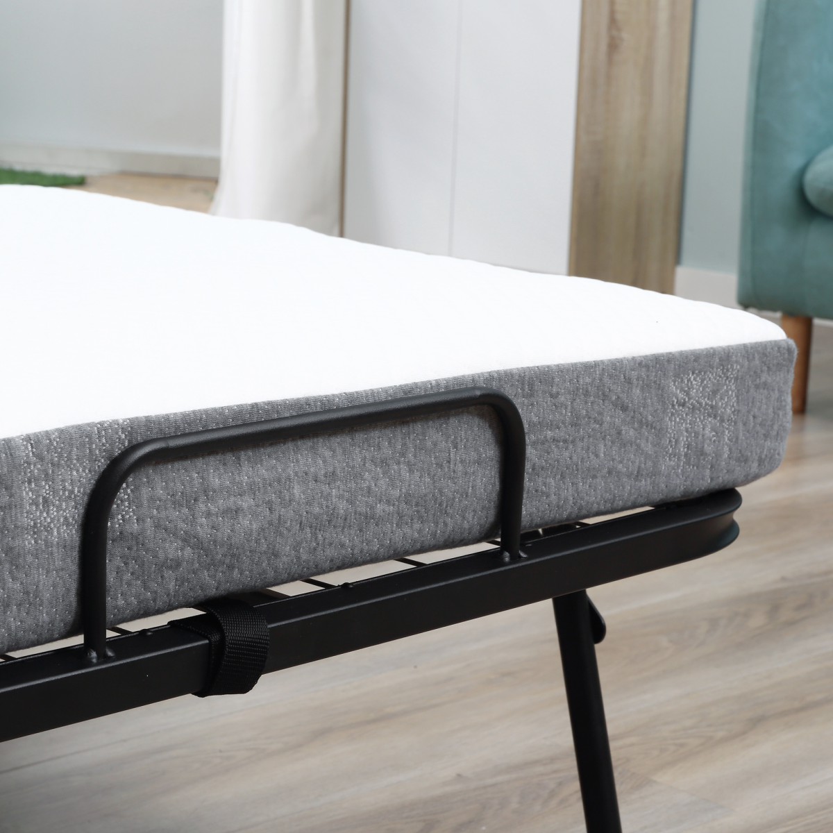 HOMCOM Folding Guest Bed with 10cm Mattress – Portable Metal Frame with Castor Wheels