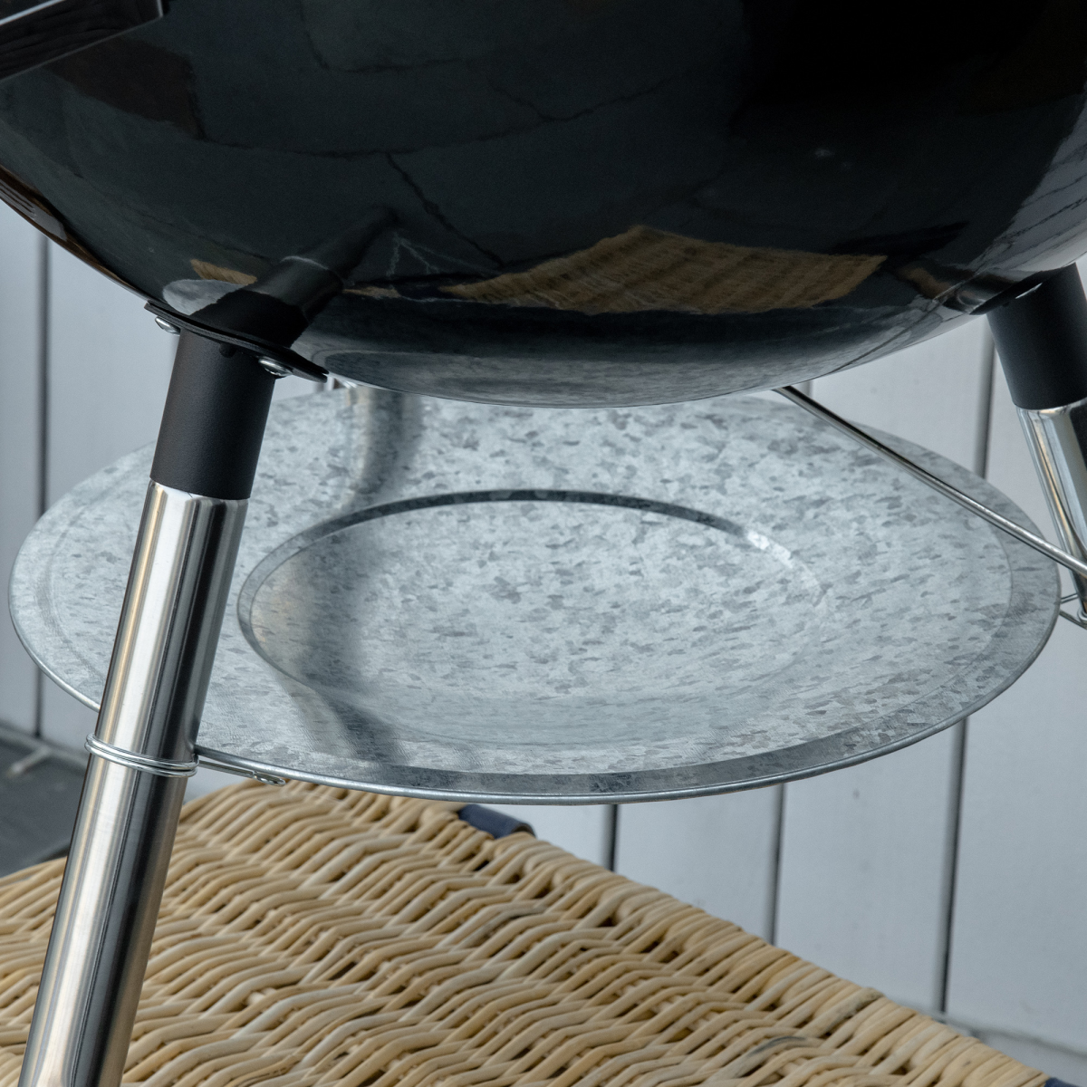 Outsunny Portable Kettle Charcoal BBQ Grill & Smoker with Lid, Thermometer, Wheels & Cover – Black
