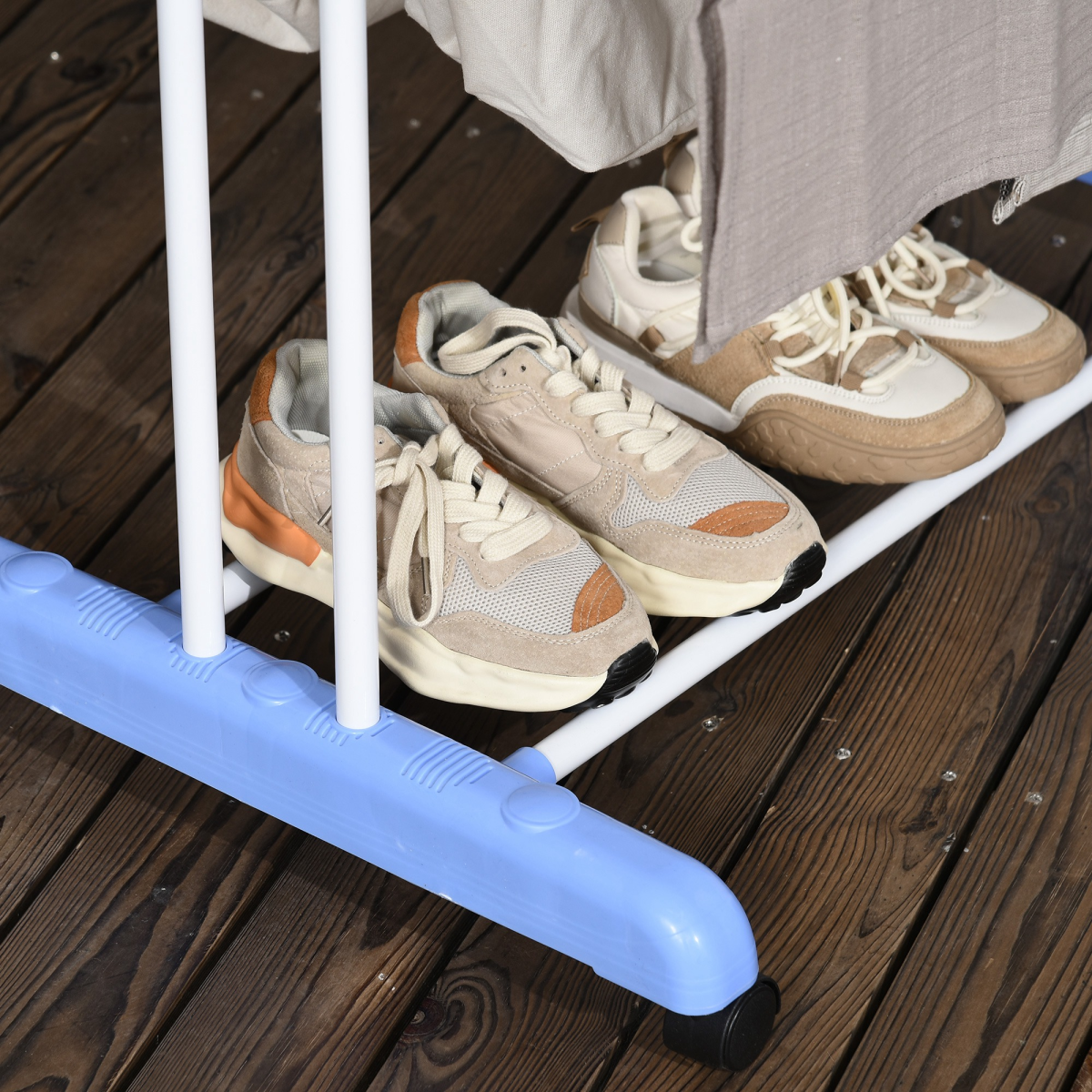 HOMCOM Foldable Three-Tier Clothes Drying Rack with Casters and Brakes – Steel Garment Airer, Blue