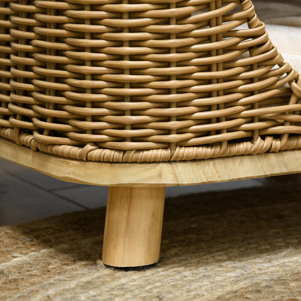 PawHut Elevated Wicker Cat House with Soft Cushion & Door Hole – Cosy Indoor Cat Bed, Light Brown
