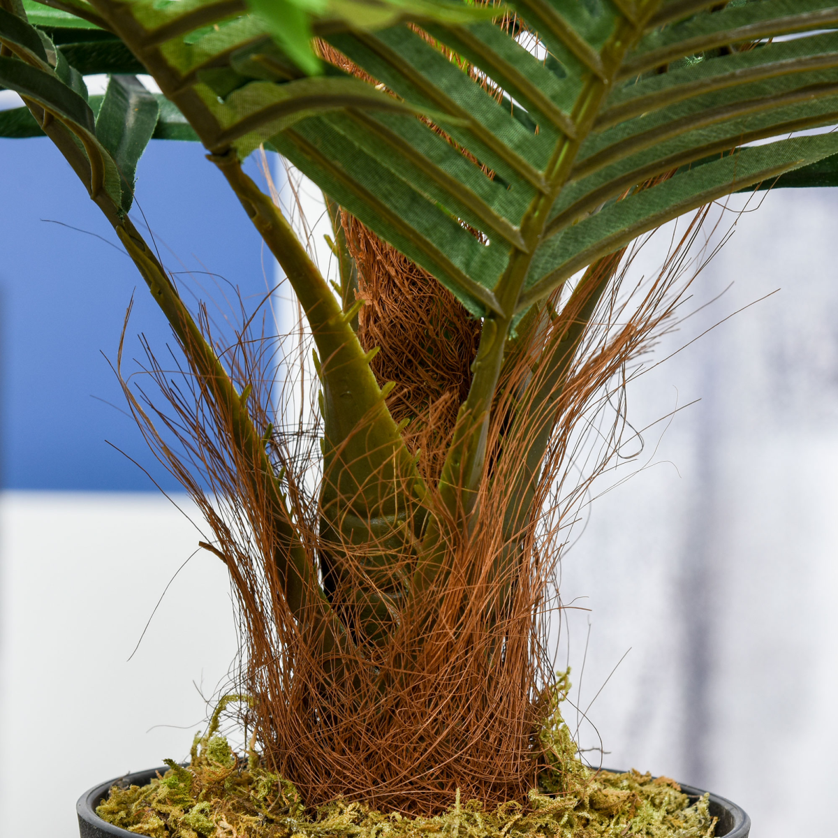 Outsunny 60cm Artificial Palm Tree with 8 Bendable Leaves and Pot – Low-Maintenance Fake Tropical Plant