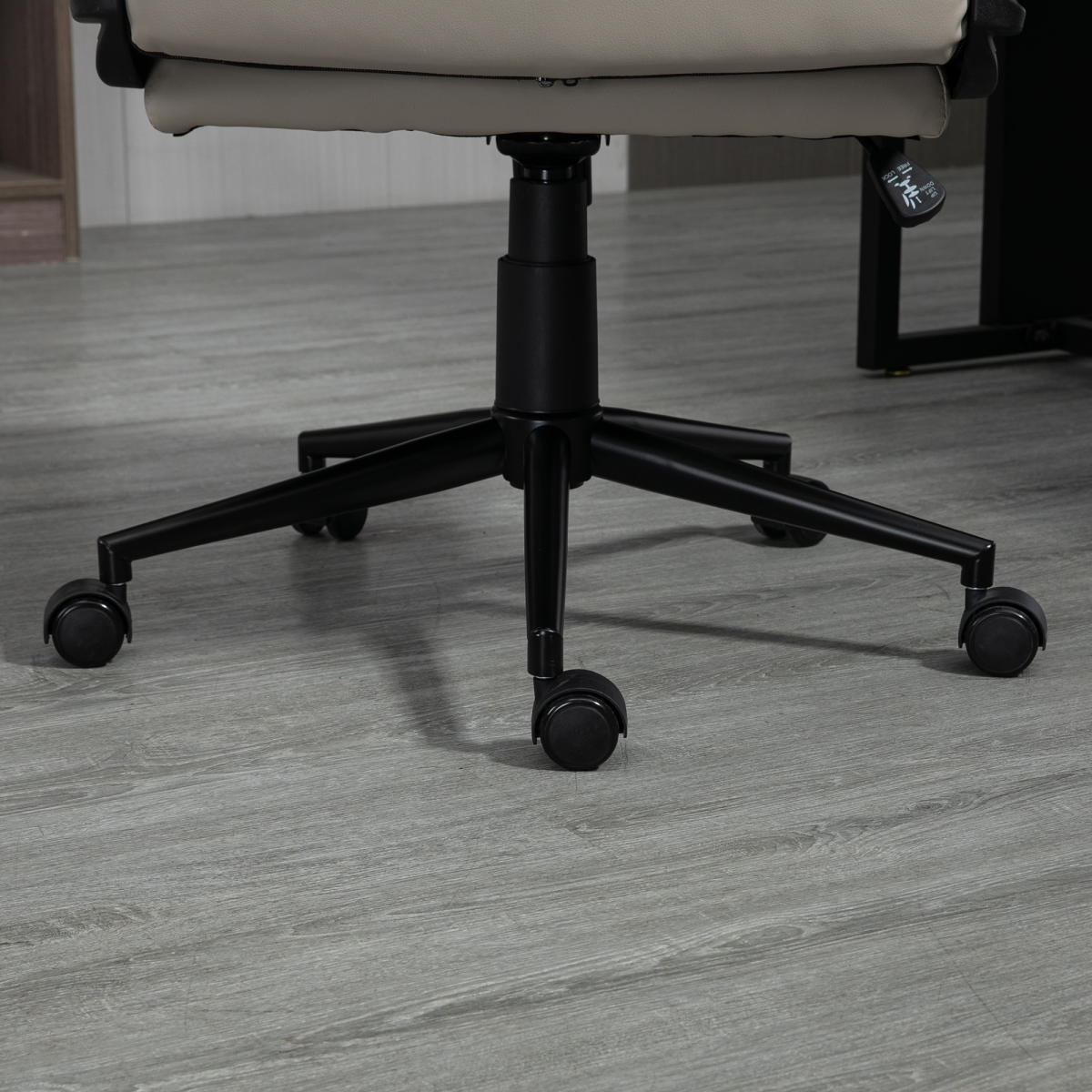 Vinsetto PU Leather Home Office Chair with Double-Padded Seat & Armrests – Swivel Desk Chair, Grey