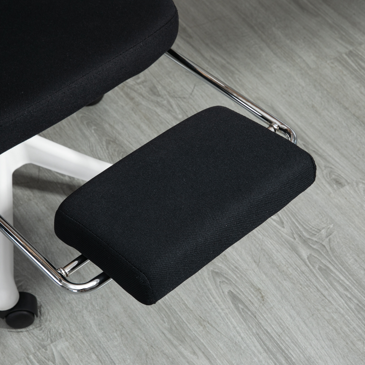 Vinsetto Ergonomic Office Chair with Adjustable Headrest, Lumbar Support & Retractable Footrest