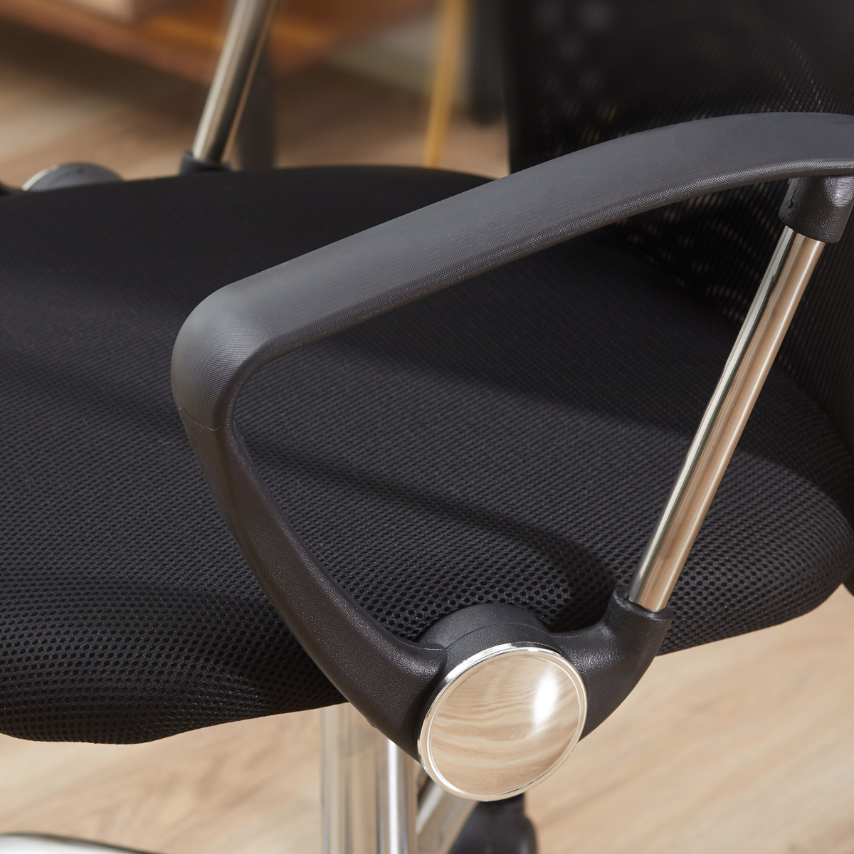 HOMCOM High Back Mesh Executive Office Chair with Faux Leather Top – Black Ergonomic Desk Chair