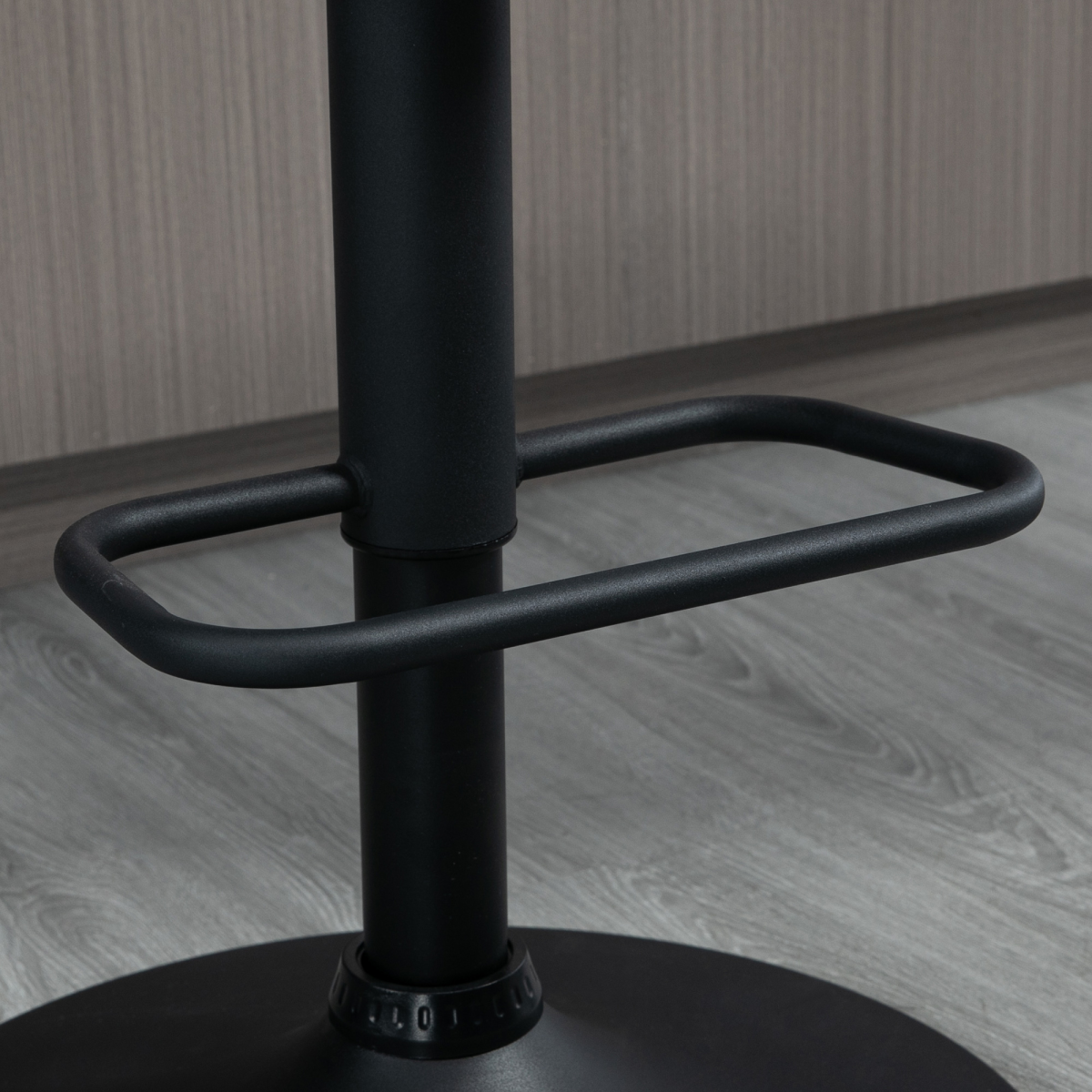 HOMCOM Adjustable 360° Swivel Bar Stools, Set of 2 with Padded Seat & Footrest – Kitchen Breakfast Bar Seating, Khaki