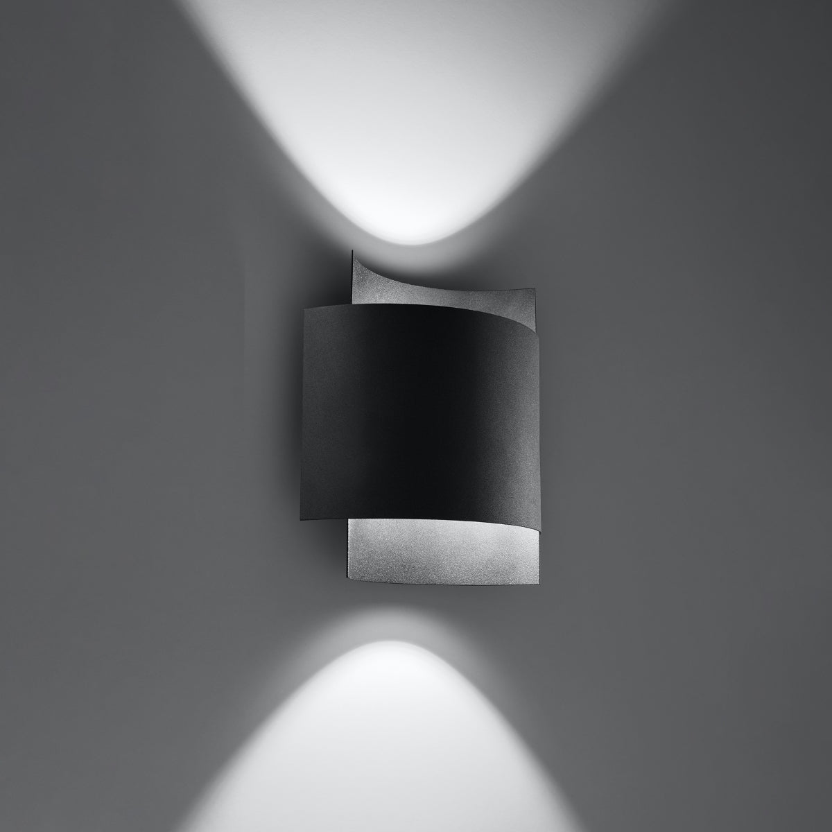 Sollux Impact Wall Lamp with Steel Body, G9 – Industrial Design Light, Black
