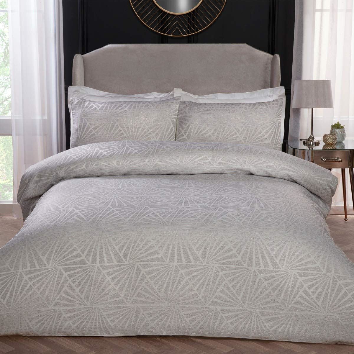 Sleepdown Luxury Lurex Jacquard Geometric Duvet Cover Set with Pillowcases – Modern Bedding, Ivory