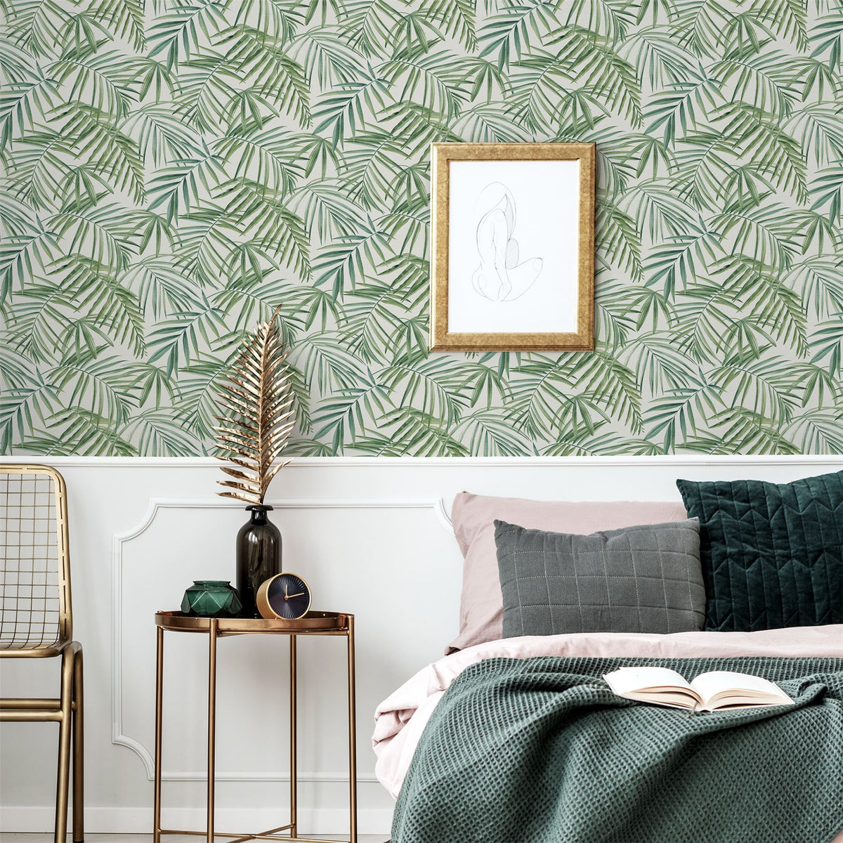 Arthouse Palm Leaves Wallpaper – Layered Tropical Leaf Design on a Light Cream Background, Green