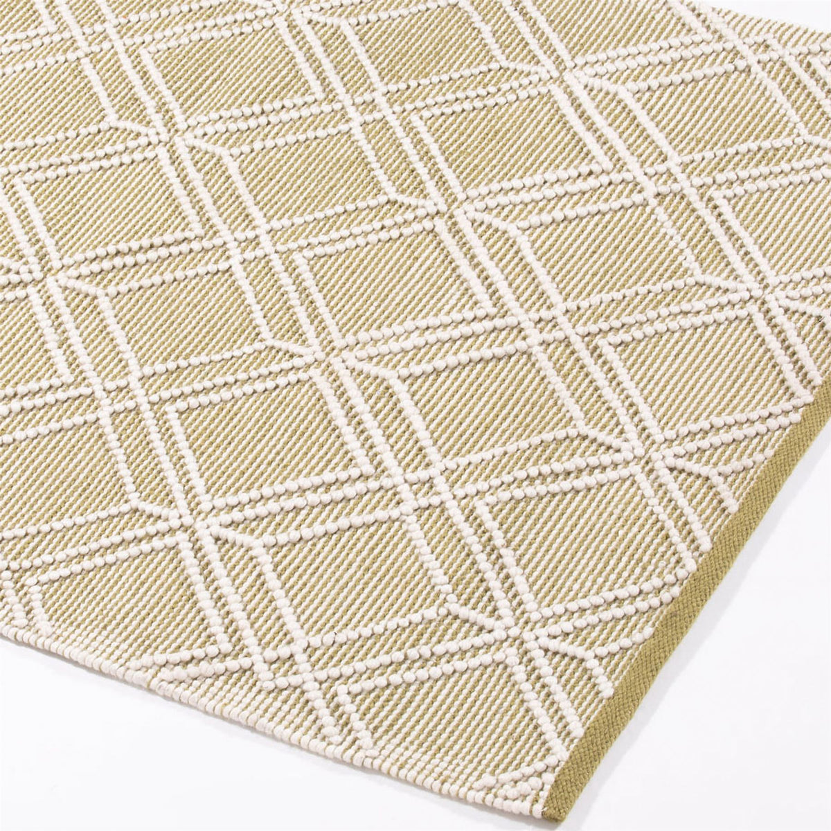 Esselle Home Blenheim Diamond Recycled Indoor/Outdoor Rug, 120 x 170cm – Hand Woven from Plastic Bottles, Olive