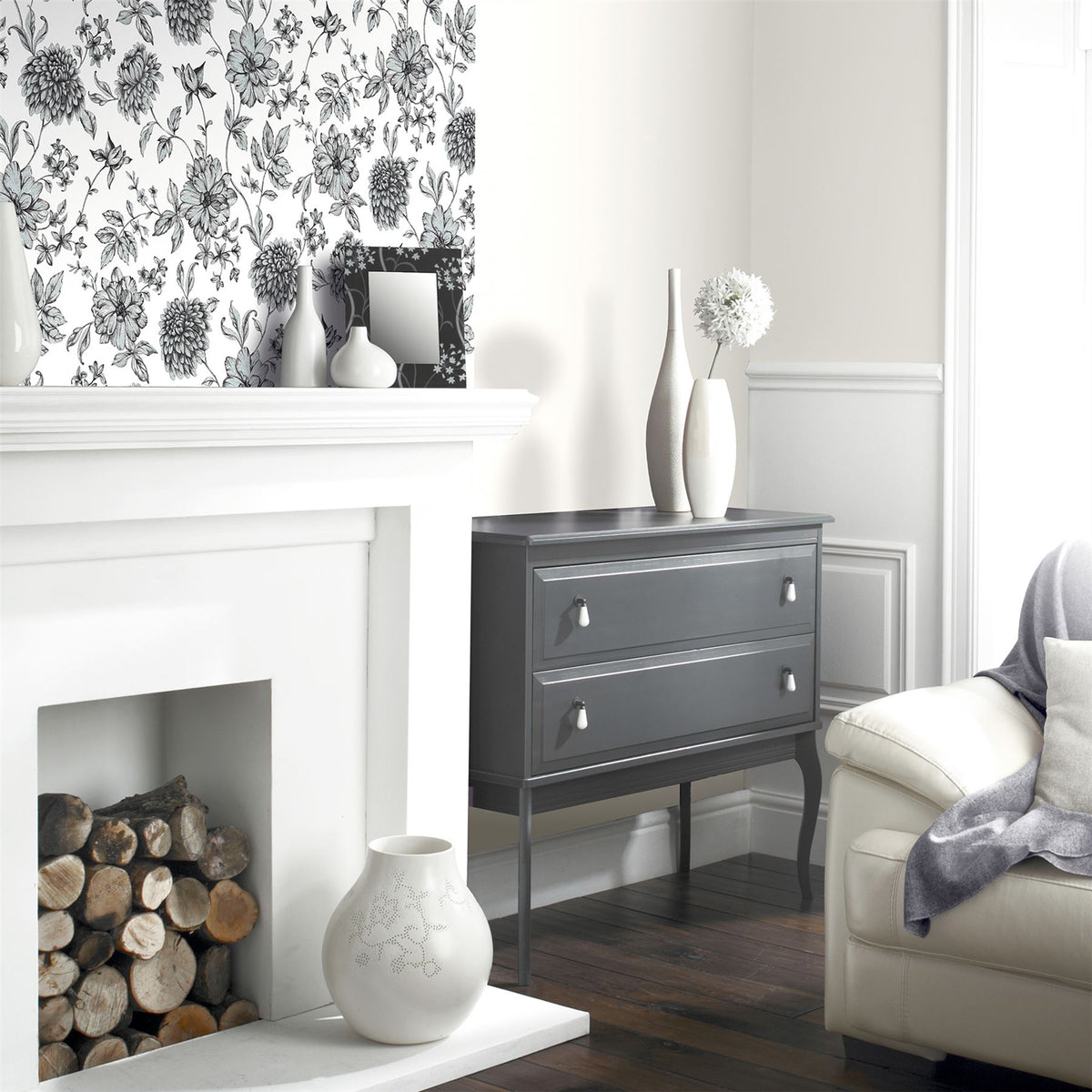Arthouse Fleur Mono Wallpaper with Pencil Drawn Florals and Glitter Finish – Country Feature Wall, Light Cream