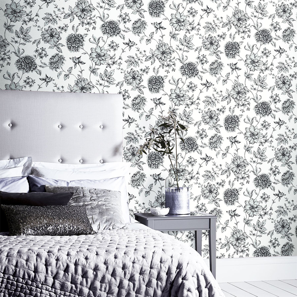 Arthouse Fleur Mono Wallpaper with Pencil Drawn Florals and Glitter Finish – Country Feature Wall, Light Cream