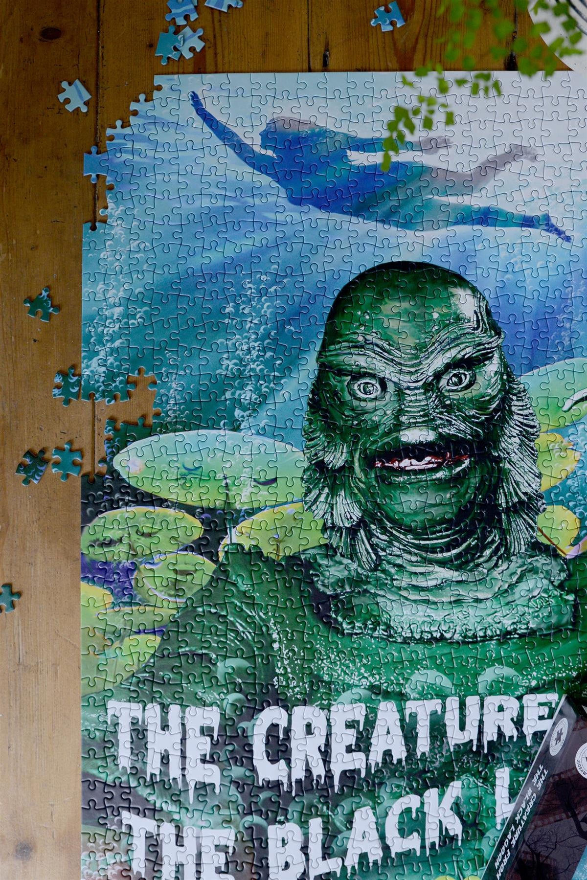 Horror Line Creature from the Black Lagoon 1000 Piece Jigsaw Puzzle – Classic Gill-Man Horror Movie Puzzle