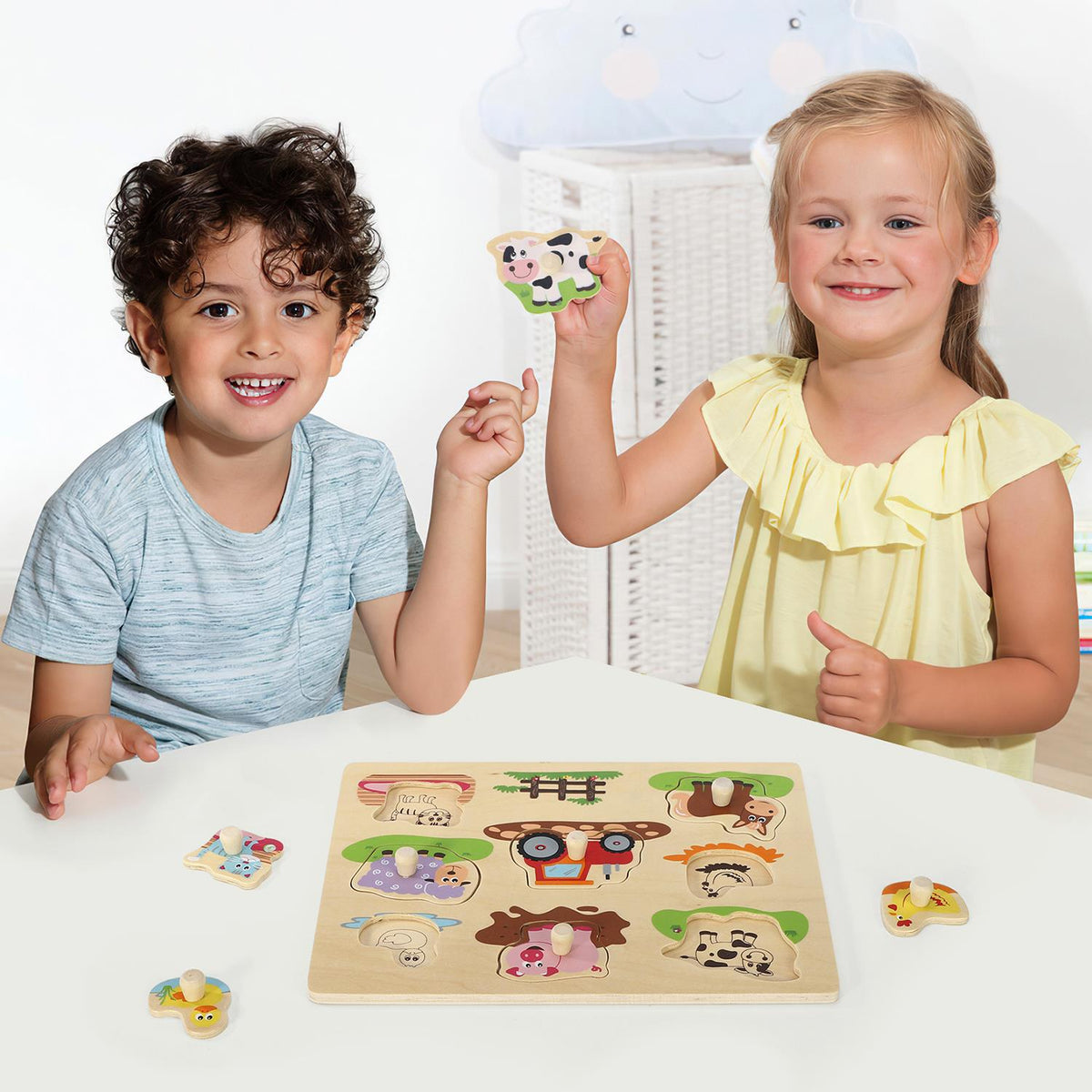SOKA Farm Animals Peg Puzzle – Wooden Shape Sorting Toy for Young Children