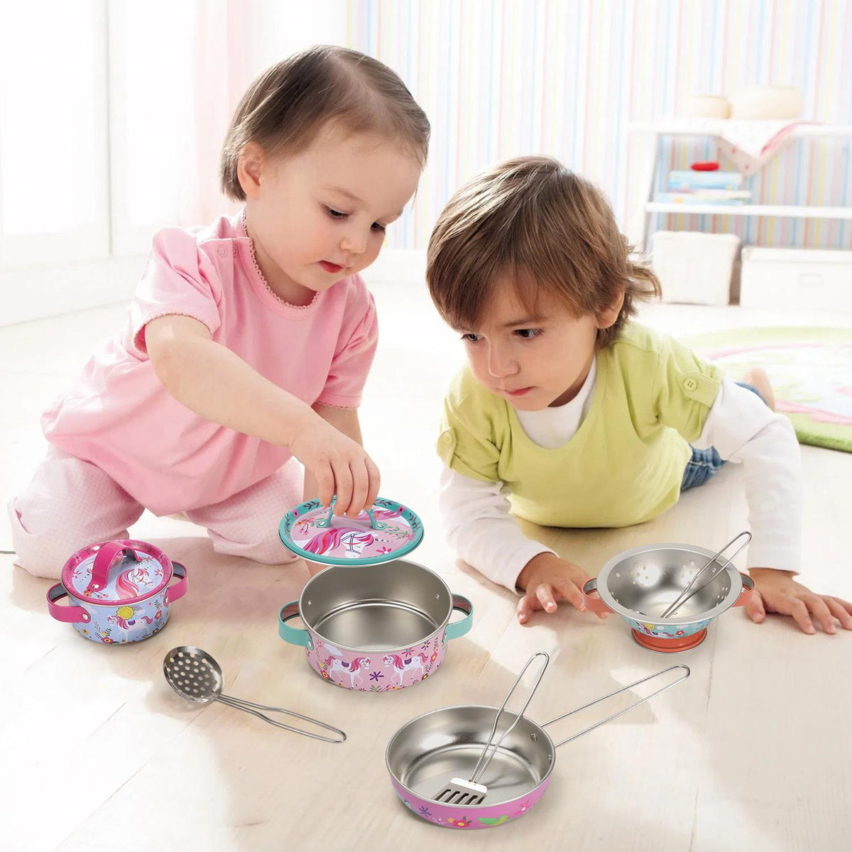 SOKA Unicorn Kitchenware Play Set – Children's Toy Tea Party & Picnic Playset with Colourful Illustrations