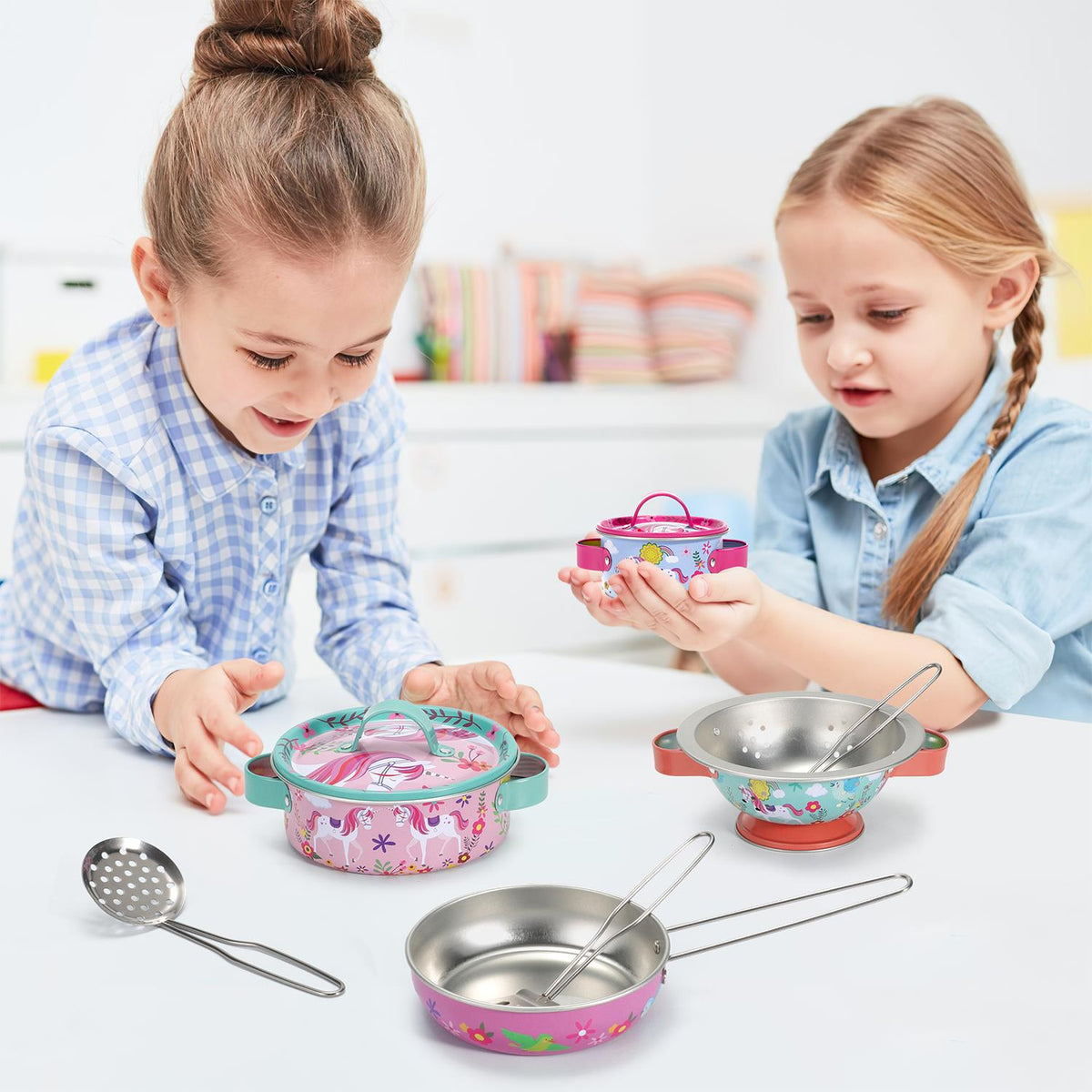 SOKA Unicorn Kitchenware Play Set – Children's Toy Tea Party & Picnic Playset with Colourful Illustrations