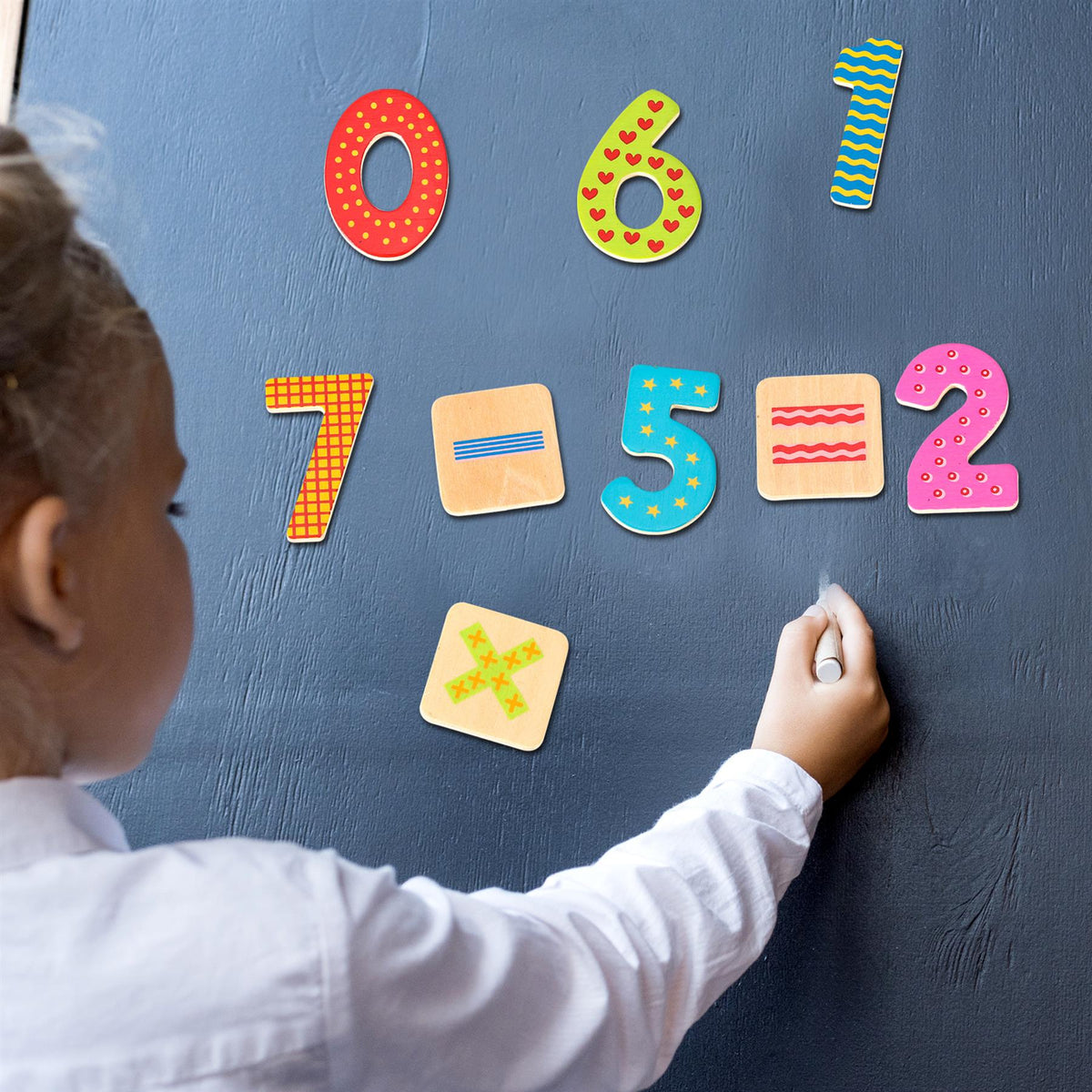 SOKA Wooden Magnetic Numbers, 60 Pieces – Hand-Painted Maths Learning Set for Fridges & Whiteboards