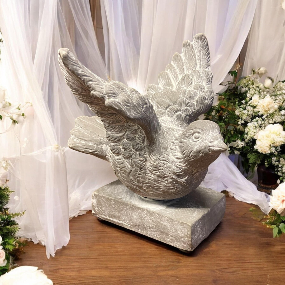 Stone-Look Resin Bird Garden Ornament on Base, 13cm – Decorative Figurine for Home or Office