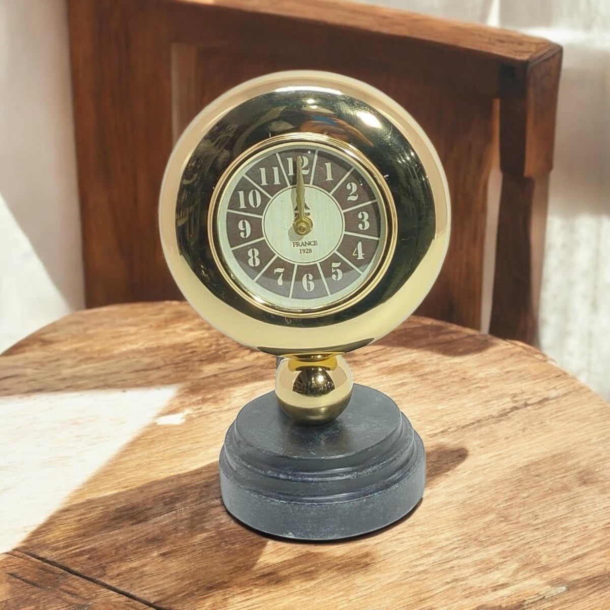 Silent Sweep Mantel Clock with Easy-to-Read Dial – Quiet Tabletop Timepiece for Bedroom & Office, Black