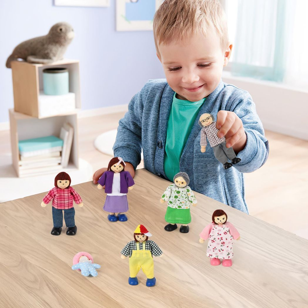 SOKA Big Family Doll House Figures Set with 7 Flexible Dolls – Grandparents, Parents and Kids