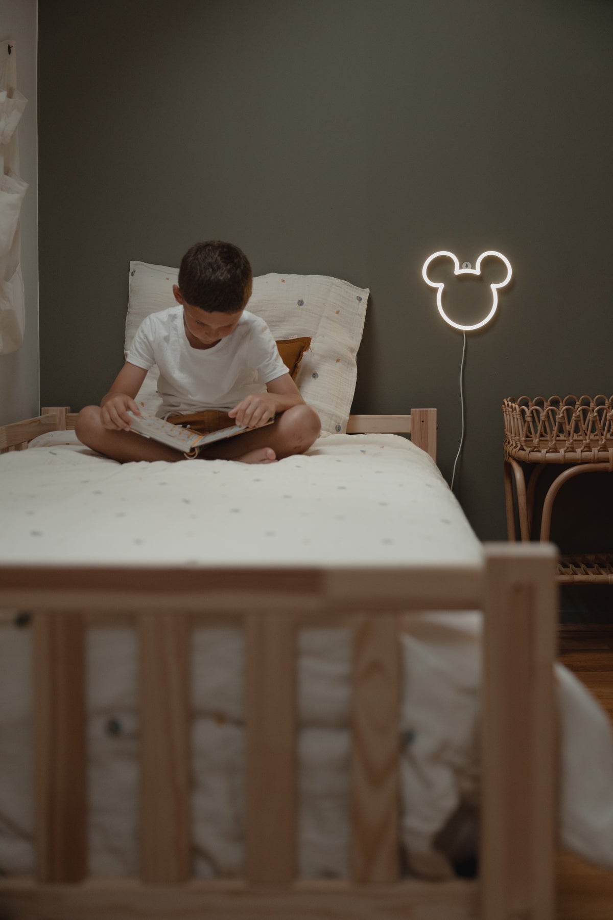 YELLOWPOP Disney Mickey Mouse Face LED Neon Sign – USB Powered Wall or Shelf Light, White Glow