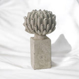 Stone-Look Resin Flower Garden Ornament on Base – Decorative Floral Figurine for Home or Office, 21cm