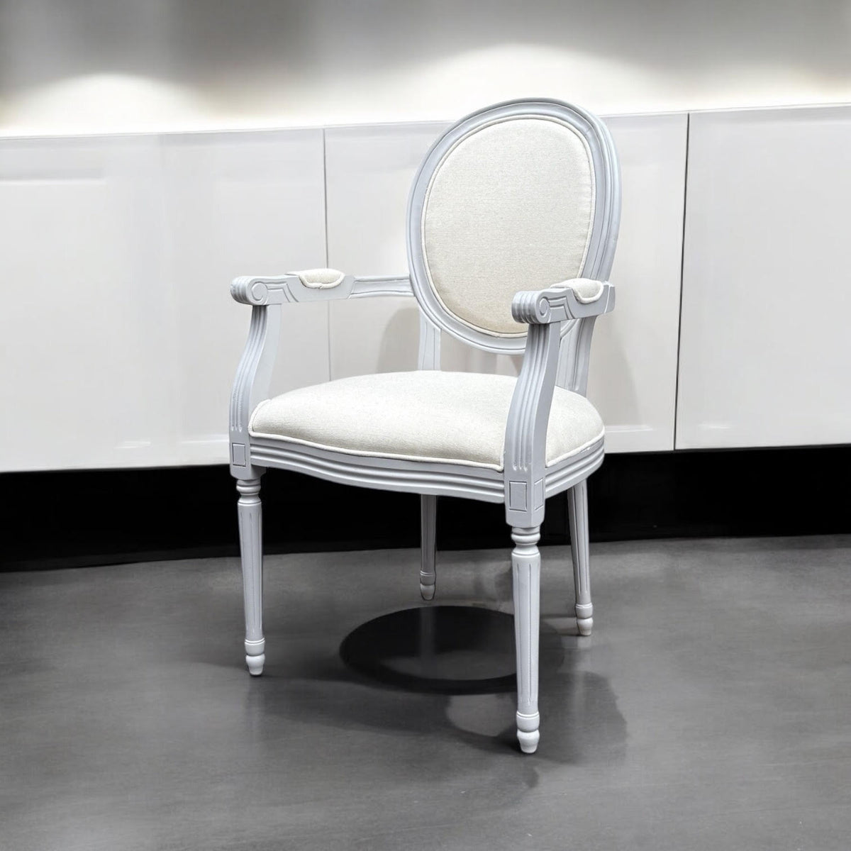 Louis-Style Cream Linen Armchair with High Back – 94cm French Dining Chair, Grey Frame