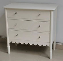 Cream 3-drawer chest with bronze handles