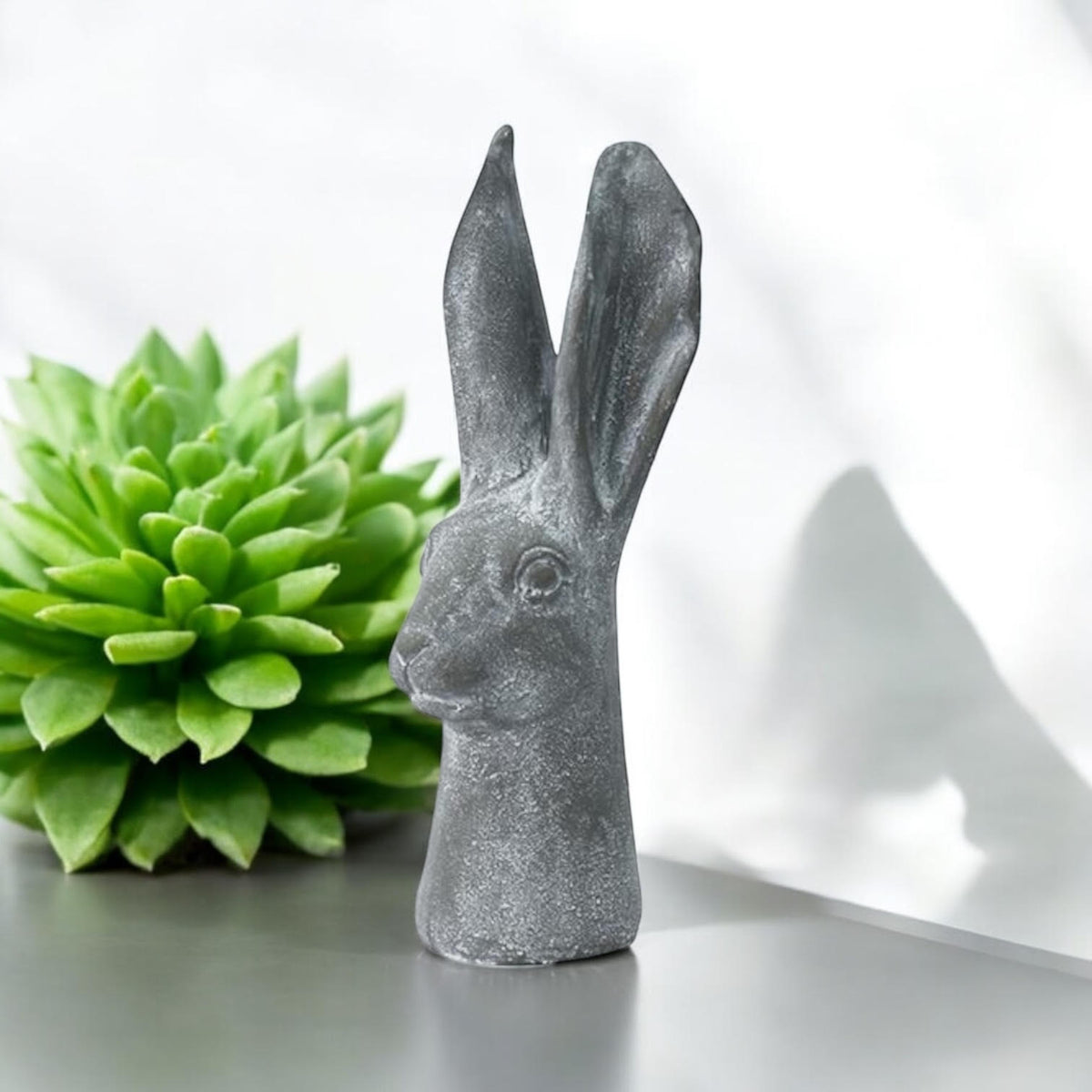 Stone-Effect Hare Head Sculpture – Art Deco-Inspired Weatherproof Resin Rabbit Ornament, 29cm