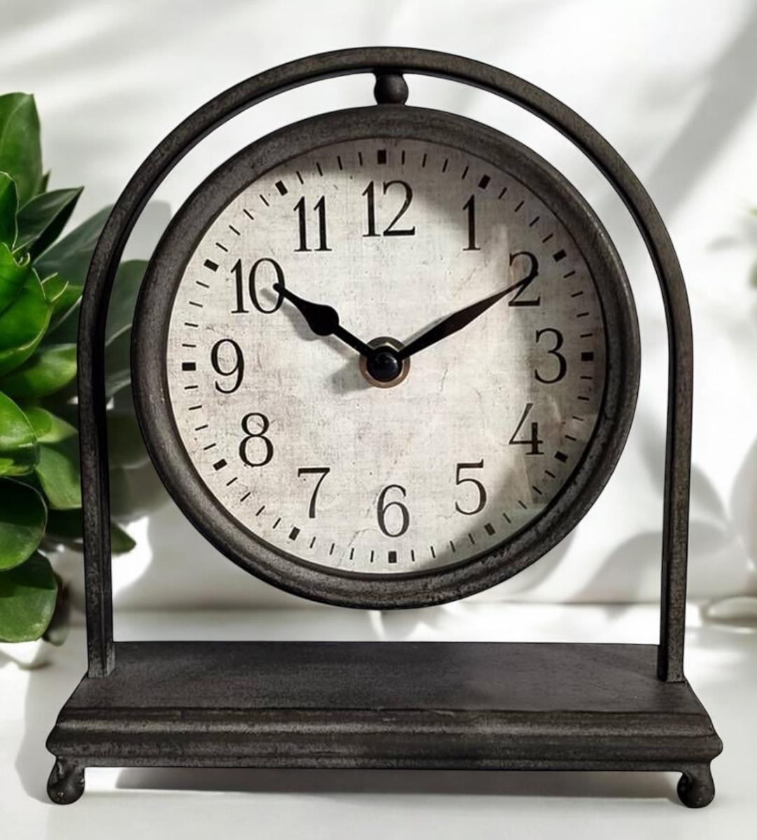 Elegant Silent Sweep Mantel Clock with Easy-to-Read Face – Quiet Tabletop Timepiece for Living Room & Bedroom