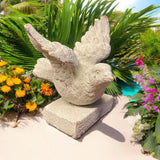 Stone-Look Resin Bird Garden Ornament on Base – Decorative Bird Figurine for Home or Office, 10cm