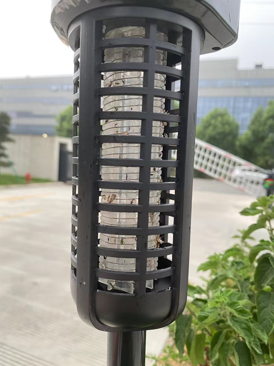 Outdoor Rechargeable Solar Insect Killer Lamp – Solar or USB Charging, Black