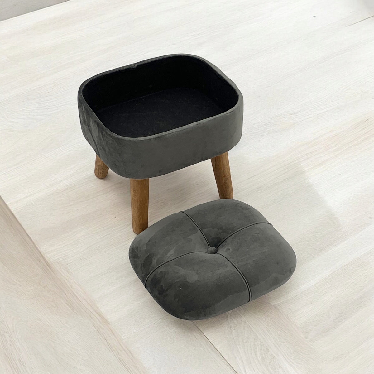 AcaciaHome Round Velvet Ottoman Footstool with Lift-Up Storage – Traditional Pattern for Living Room or Office, Grey