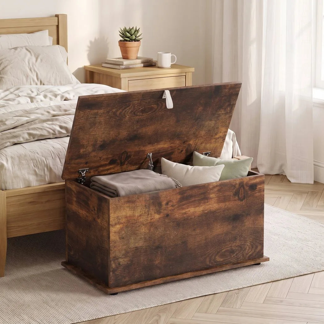 HOMCOM 102L Storage Chest & Blanket Box with Safety Hinged Lid, 80 x 40 x 45 cm – Rustic Brown