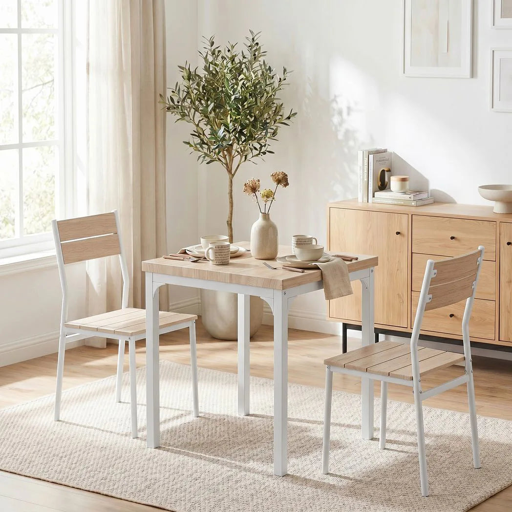 HOMCOM Three-Piece Compact Dining Set with Square Table and 2 Chairs – Space-Saving, Oak Wood Effect