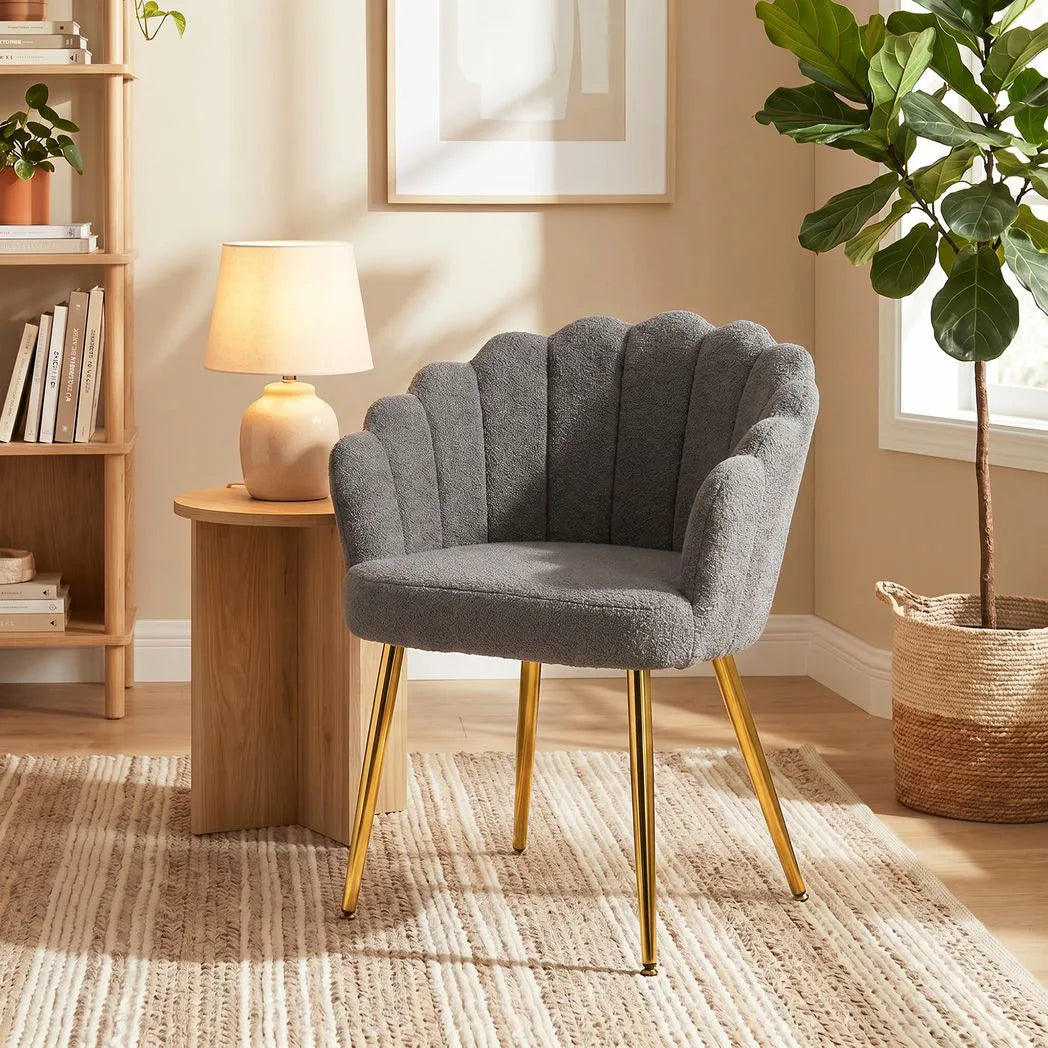 HOMCOM Petal-Back Lounge Armchair with Faux Lamb's Wool & Metal Legs – Accent Chair for Living Room, Grey