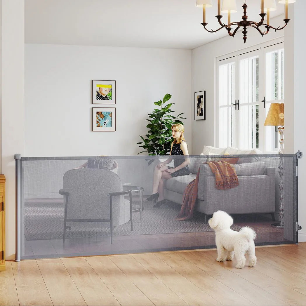 PawHut Retractable Dog Gate, Extends to 300cm Wide x 104cm Tall – One-Hand Mesh Gate for Stairs