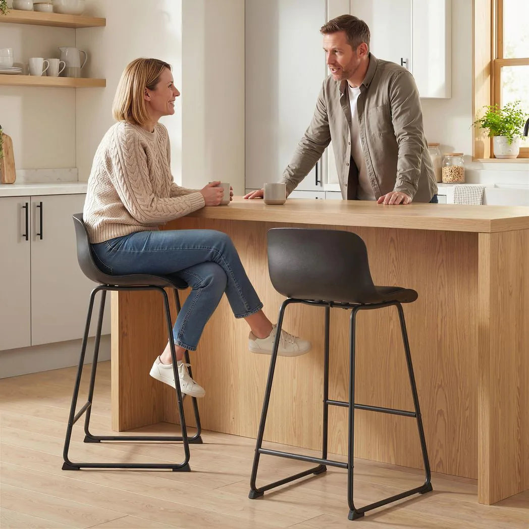 HOMCOM Set of 2 Modern PU Leather Bar Stools with Metal Frame & Footrest – Breakfast Bar Kitchen Chairs, Black