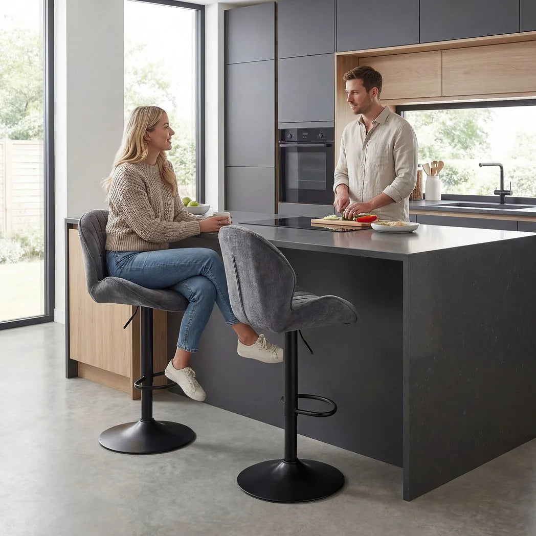 HOMCOM Set of 2 Swivel Bar Stools with Back, Adjustable Height and Footrest – Kitchen Island Stools, Grey